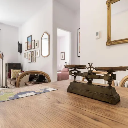 Elegant In With Balcony Apartamento
